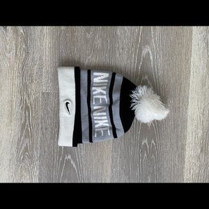 Nike Pom Pom Beanie Striped